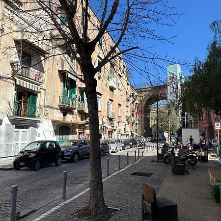 Casa Ferrara Sanita Neapol