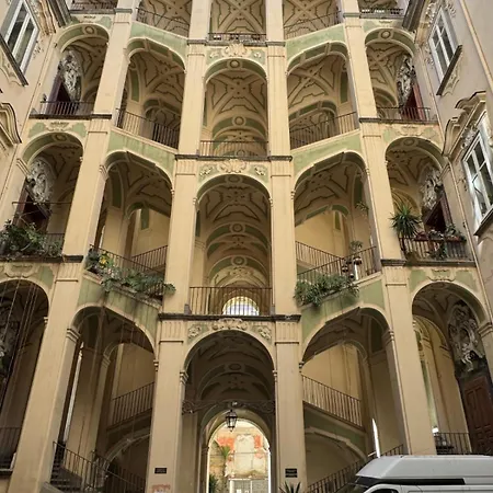 Casa Ferrara Rione Sanita * Νάπολη